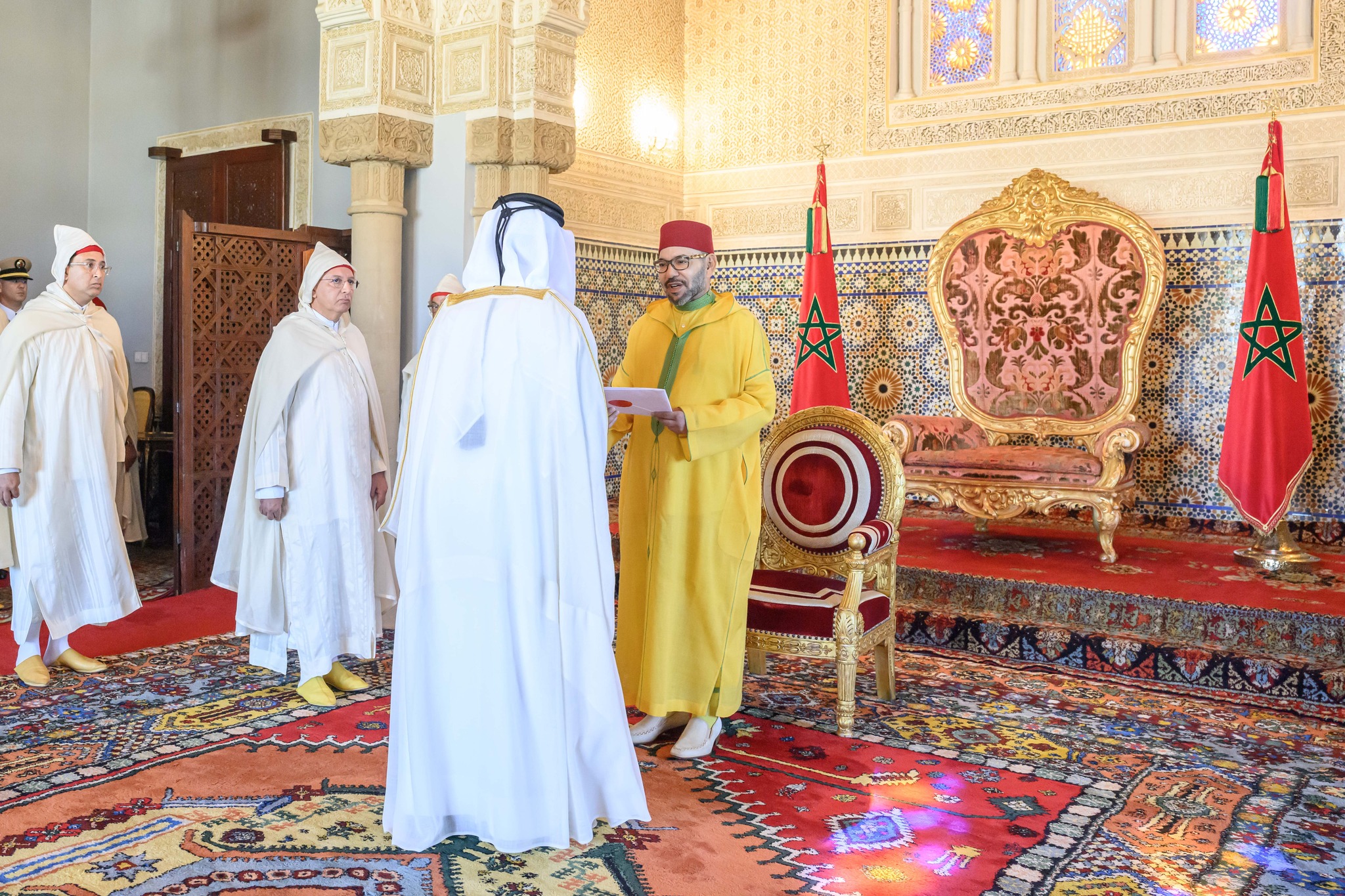 الملك محمد السادس يستقبل عددا من السفراء الأجانب