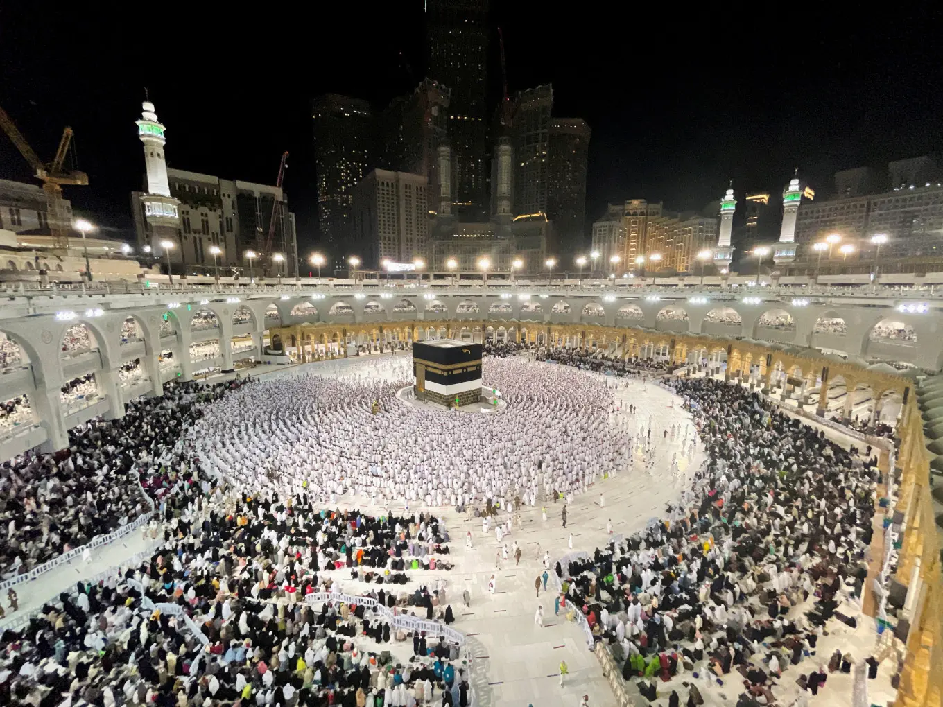 وزير الحج يكشف حزمة تسهيلات أقرتها السعودية لتسهيل أداء الحج والعمرة للمغاربة