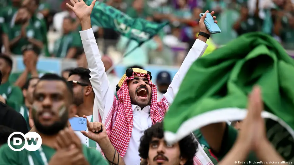 اللجنة الأولمبية المغربية تدعم ترشح السعودي لتنظيم مونديال 2034