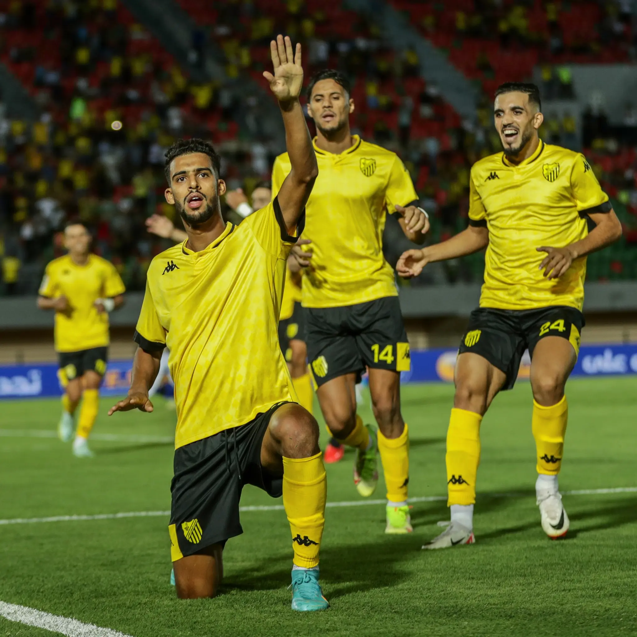 “الماص” يتصدر الدوري المغربي مؤقتا