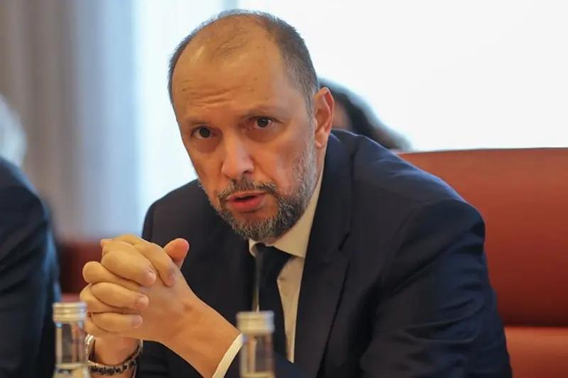 الحكومة تواكب أزيد من 170 مشروعا استثماريا