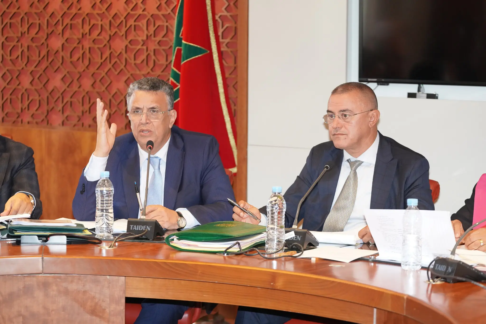 وهبي ينجح بتمرير مشروع قانون السجون وسط مخاوف من التضييق على حريات المتعلقين