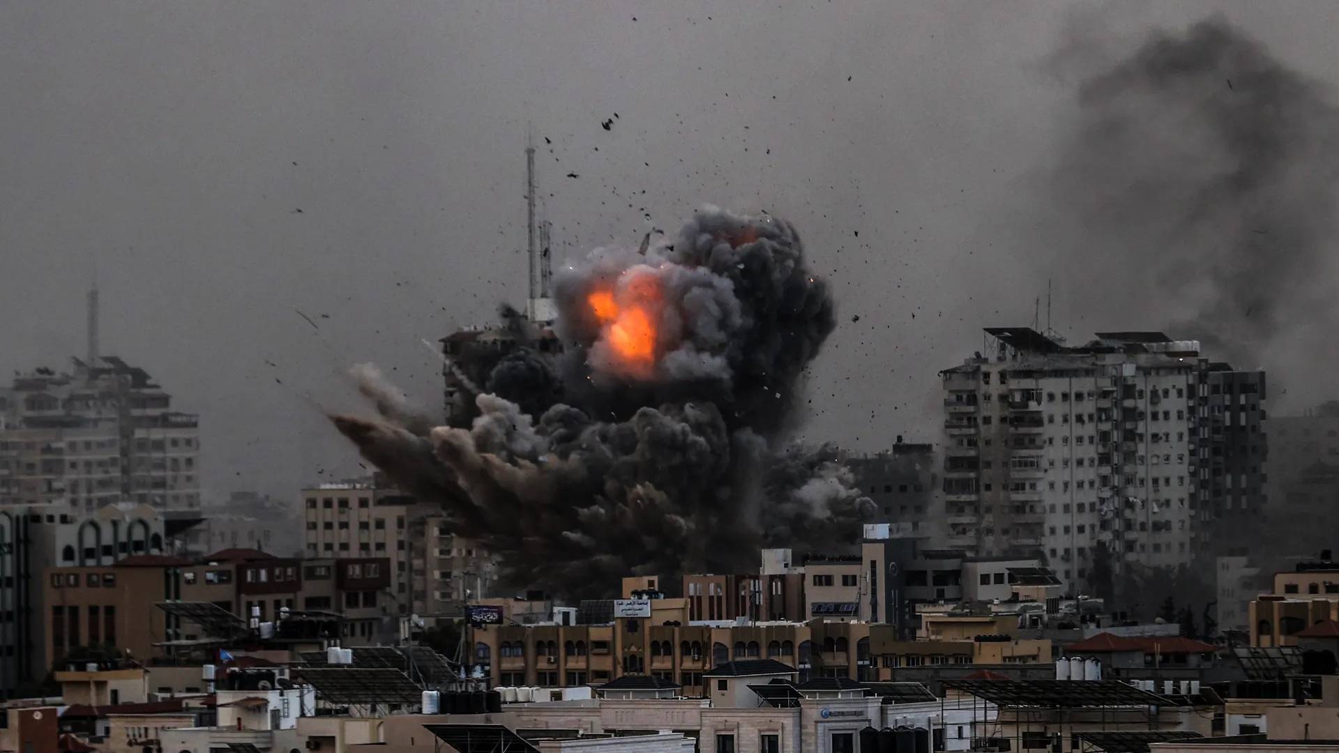 “الصحة العالمية” تدعو لفتح ممر إنساني إلى غزة