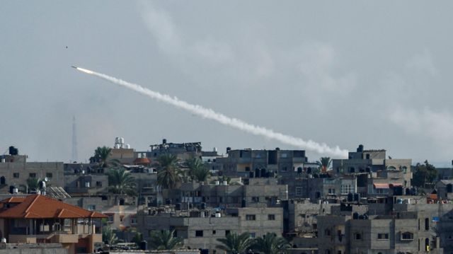 “حرب غزة” تعلق عشرات الرحلات الجوية نحو إسرائيل