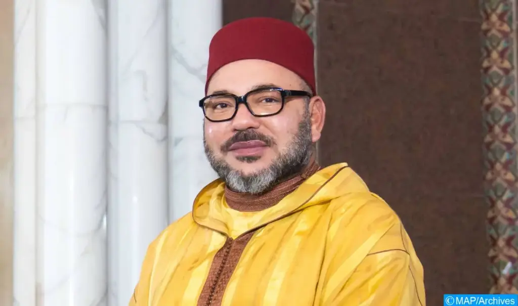 الملك يؤدي صلاة الجمعة بمسجد حسان بالرباط
