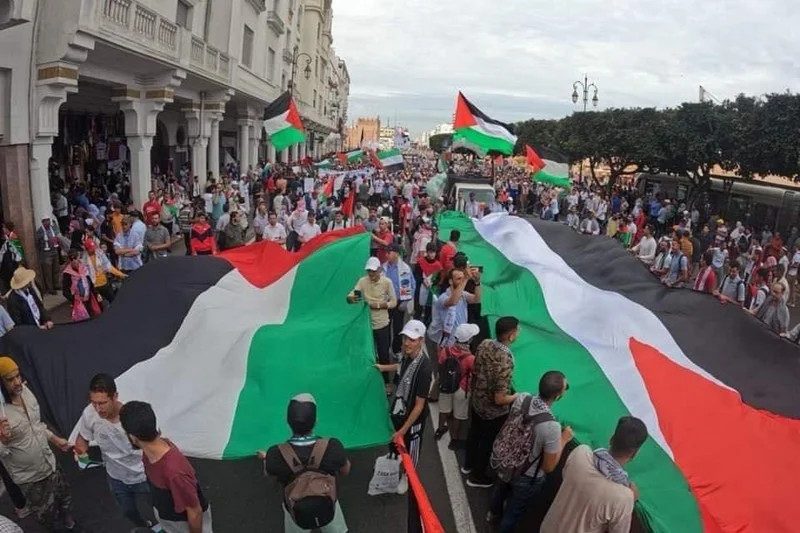 مسيرة حاشدة بالرباط لدعم شعب فلسطين ضد العدوان الإسرائيلي ومناهضة التطبيع