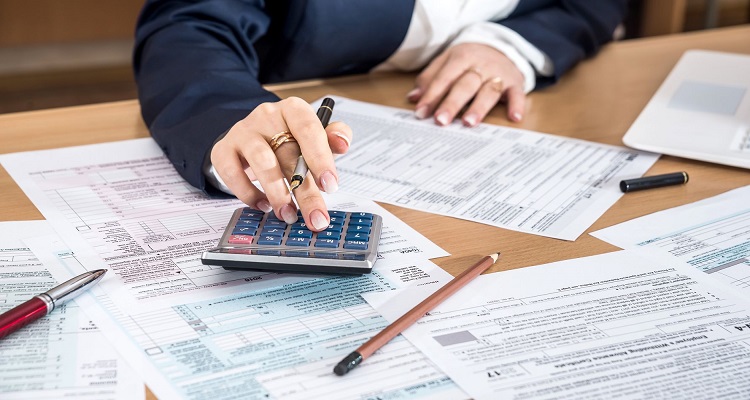 مشروع قانون مالية 2024 يقترح رفع الضرائب المفروضة على خدمات الماء والكهرباء والتطهير