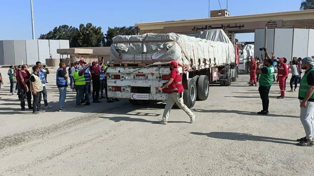 منظمات حقوقية وإنسانية تحذر من استغلال المساعدات لتهجير سكان غزة