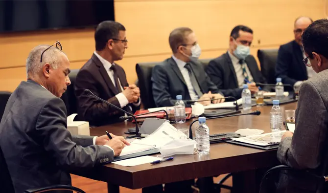 بسبب انفراده بإخراج النظام الأساسي.. النقابات التعليمية تقاطع اجتماعا مع بنموسى وتقرر التصعيد