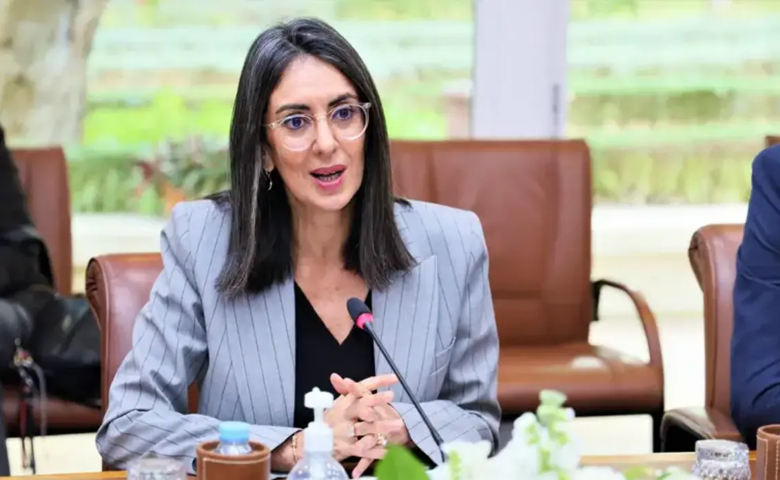 فتاح تُبرِّر اشتراط 30 سنة في مباراة مفتشي المالية بالحاجة للكفاءات