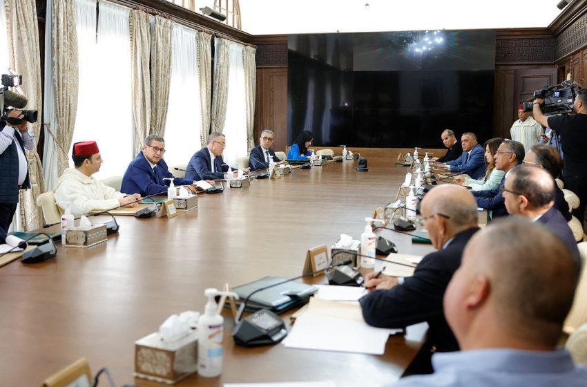 أخنوش يبحث مع النقابات تفعيل الدعم المباشر