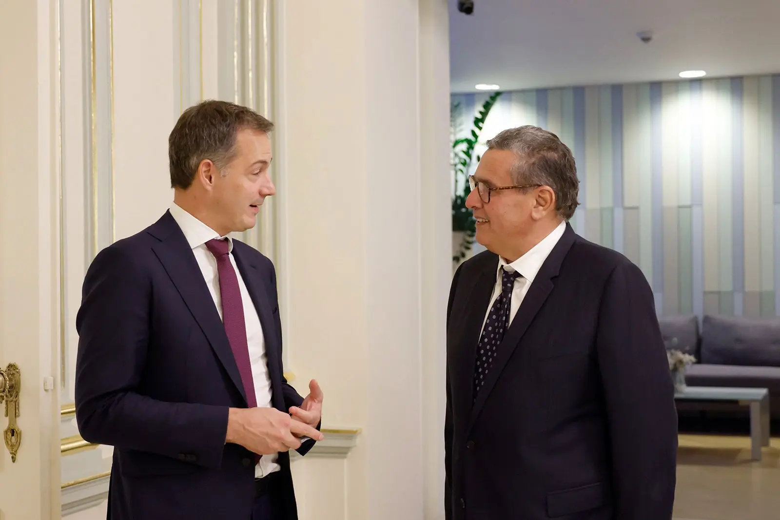 أخنوش يتباحث مع رئيس الوزراء البلجيكي تعزيز علاقات البلدين