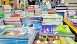 الكتبيون يحذرون من إقصائهم من توزيع كتب “مدارس الريادة”