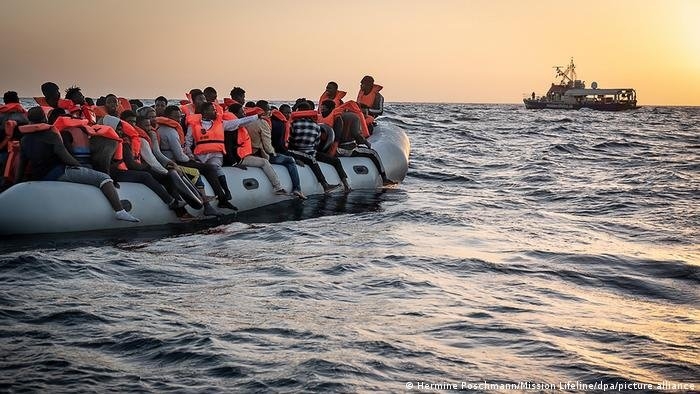 البحرية الملكية تجهض محاولة 91 مهاجرا التسلل لجزر الكناري