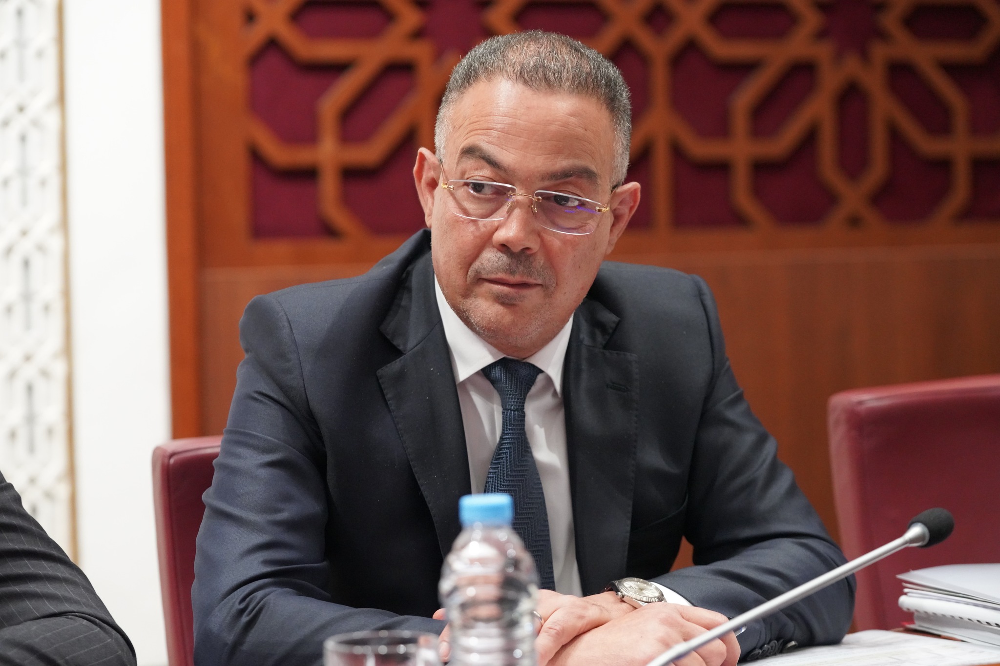 لقجع يكشف مخطط الحكومة لتعميم التعويضات العائلية بالمغرب