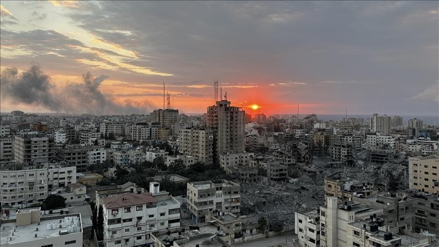 طائرات إسرائيلية تستهدف مدرسة تابعة لأونروا في غزة بقنابل دخانية