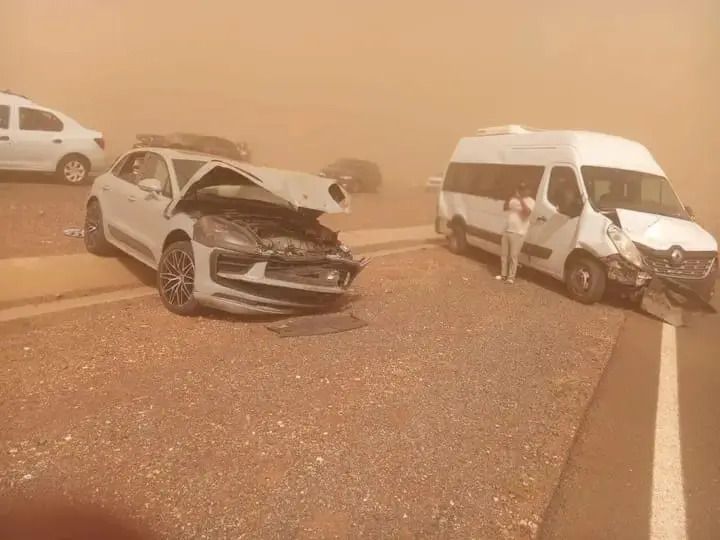 عاجل.. وزارة التجهيز تدعو مستعملي الطرق لتأجيل السفر بسبب الرياح والغبار