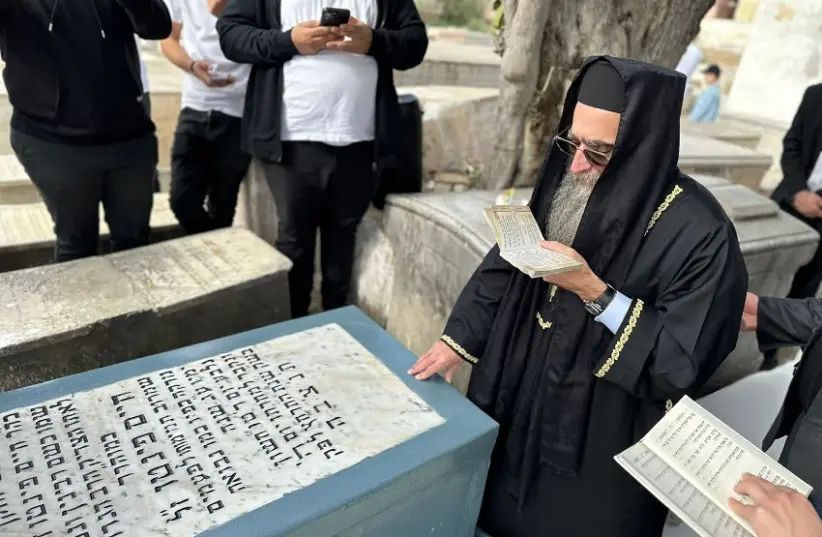 جدل بعد “صلاة” الحاخام الأكبر لليهود لنصرة الجيش الإسرائيلي بالدار البيضاء