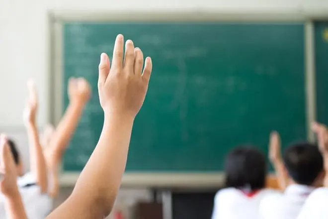 خبير نفسي يحذر من نكسة جديدة للتلاميذ نتيجة الدراسة المتقطعة بفعل الإضرابات المتتالية