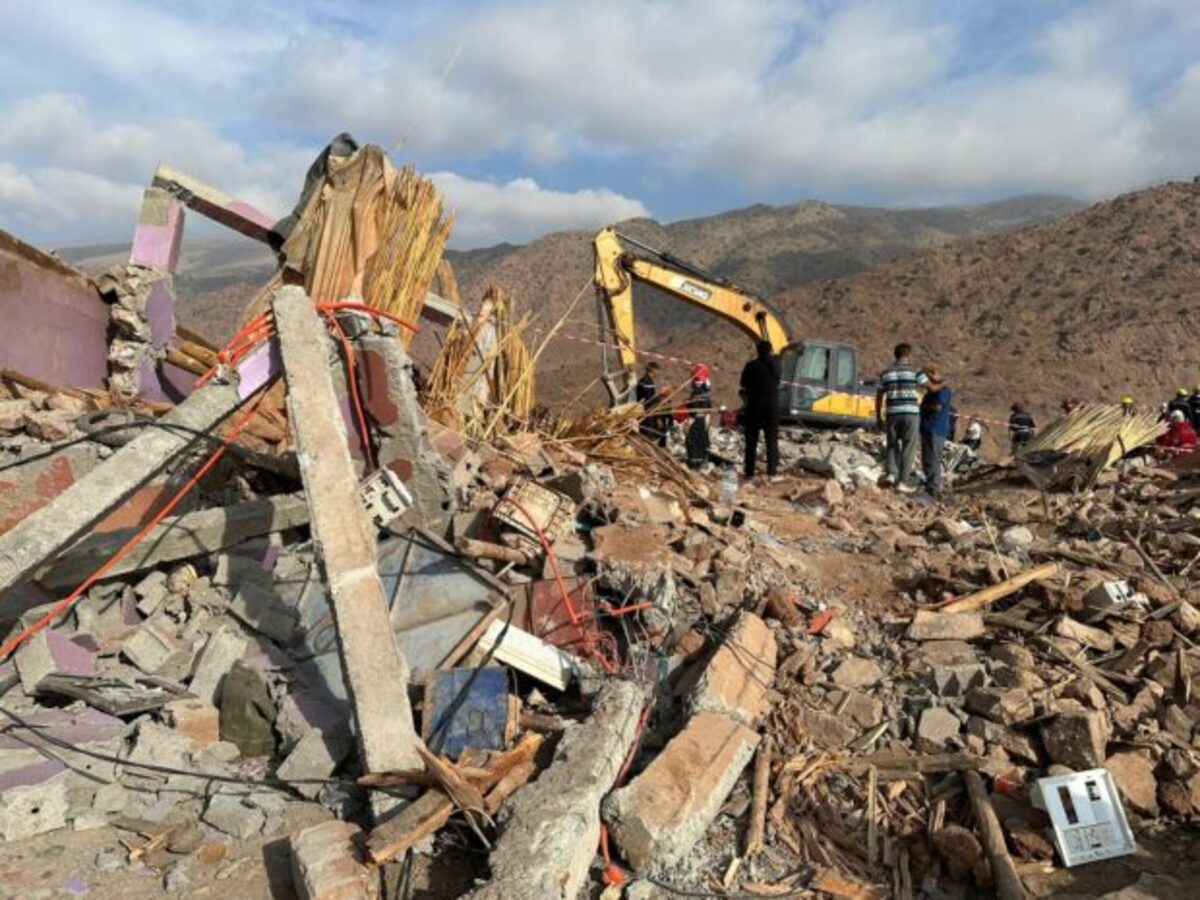 ثلاث نيعقوب.. السلطات تشرع في هدم المنازل المتضررة من الزلزال في أفق إعادة البناء