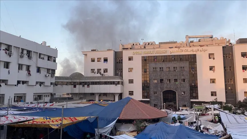 غزة.. مبادرة شبابية لتنظيف مجمع “الشفاء” وإعادة تشغيله