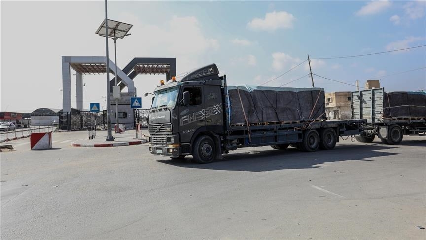 غزة تحتاج 1000 شاحنة مساعدات يوميا لتتعافى