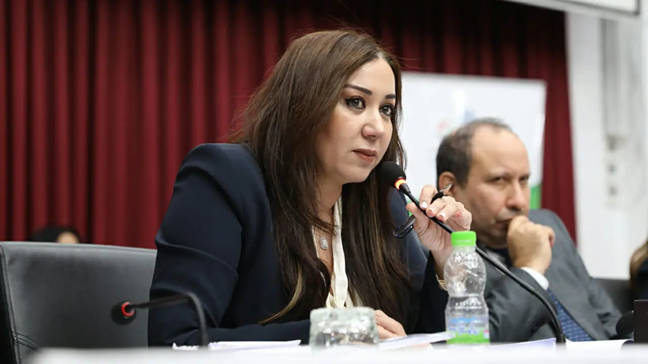 معارضة البيضاء تفتح نيرانها على الرميلي وتندد بـ”الإقصاء ومخالفة قواعد النظام الداخلي”