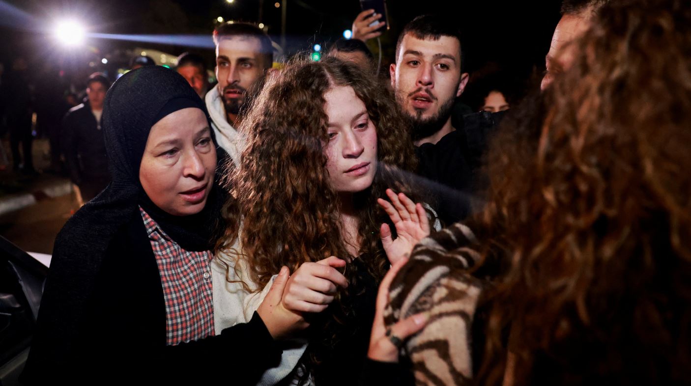 عهد التميمي: إسرائيل تعتقل 10 سيدات من غزة “في وضع سيء للغاية”