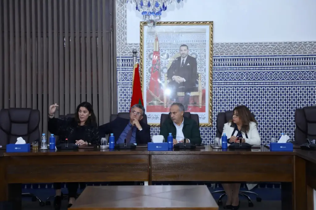 وهبي يدعو لتكثيف الحوار وإيجاد حلول لأزمة النظام الأساسي لإعادة التلاميذ للدراسة