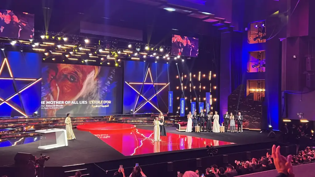 أسماء المدير تدخل تاريخ المهرجان الدولي للفيلم بمراكش وتصبح أول مخرجة مغربية تنتزع النجمة الذهبية
