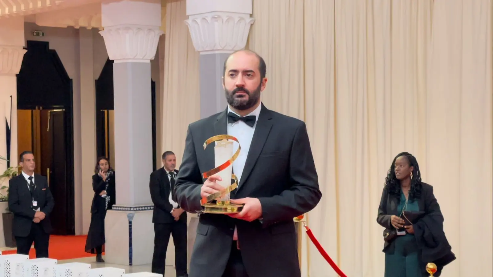 كمال لزرق: جائزة “لجنة التحكيم” بمهرجان مراكش هونت علينا صعوبات التصوير في شوارع الدار البيضاء