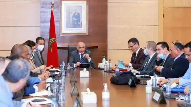 هذه تفاصيل اجتماع لقجع والنقابات لحسم الزيادة بأجور الأساتذة وإنهاء أزمة النظام الأساسي