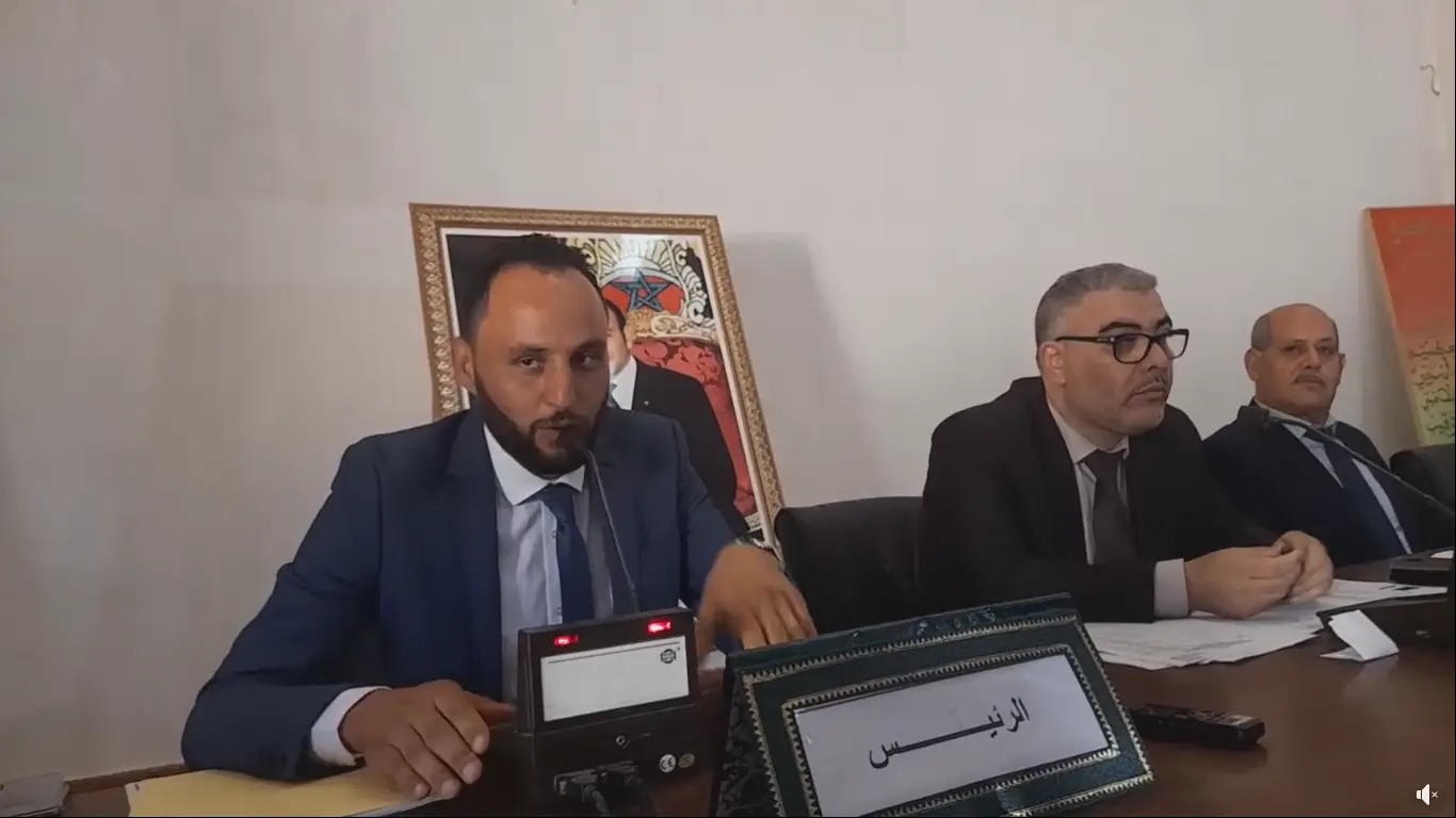 لكحل يشكو موظفا بجماعة ابن حمد بشبهة خروقات في صرف “شيات” المحروقات والصيانة