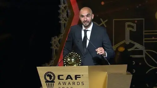 الركراكي يطيح ببنشيخة ويحرز جائزة أفضل مدرب إفريقي