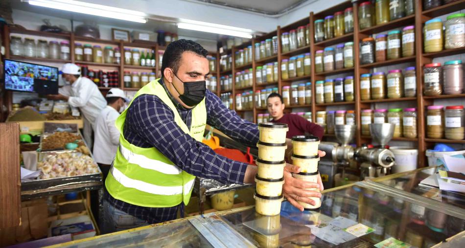 الحكومة تحصي تحرير 800 مخالفة في مجال الأسعار