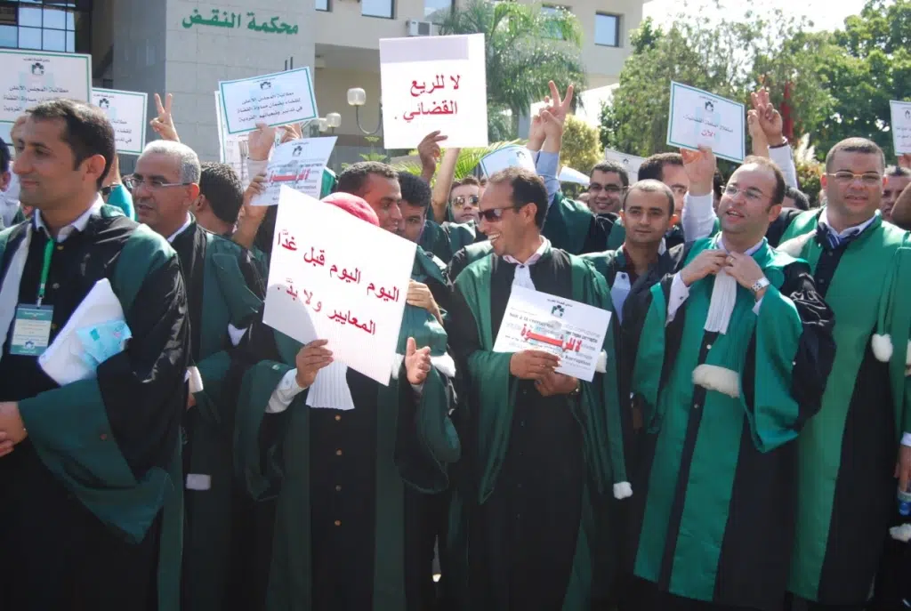“قضاة المغرب” يُهددون باستقالات جماعية بفعل “تدنّي” الأمن المهني