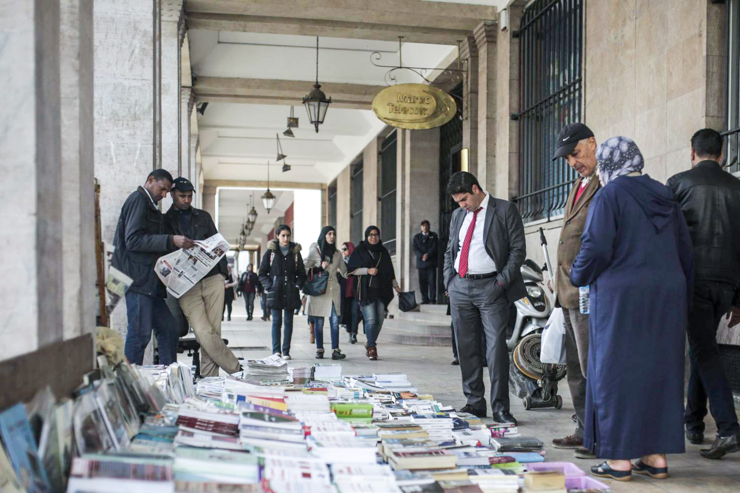 مطالب بتجريم بيع الكتب بمدارس الخاصة وعلى الأرصفة