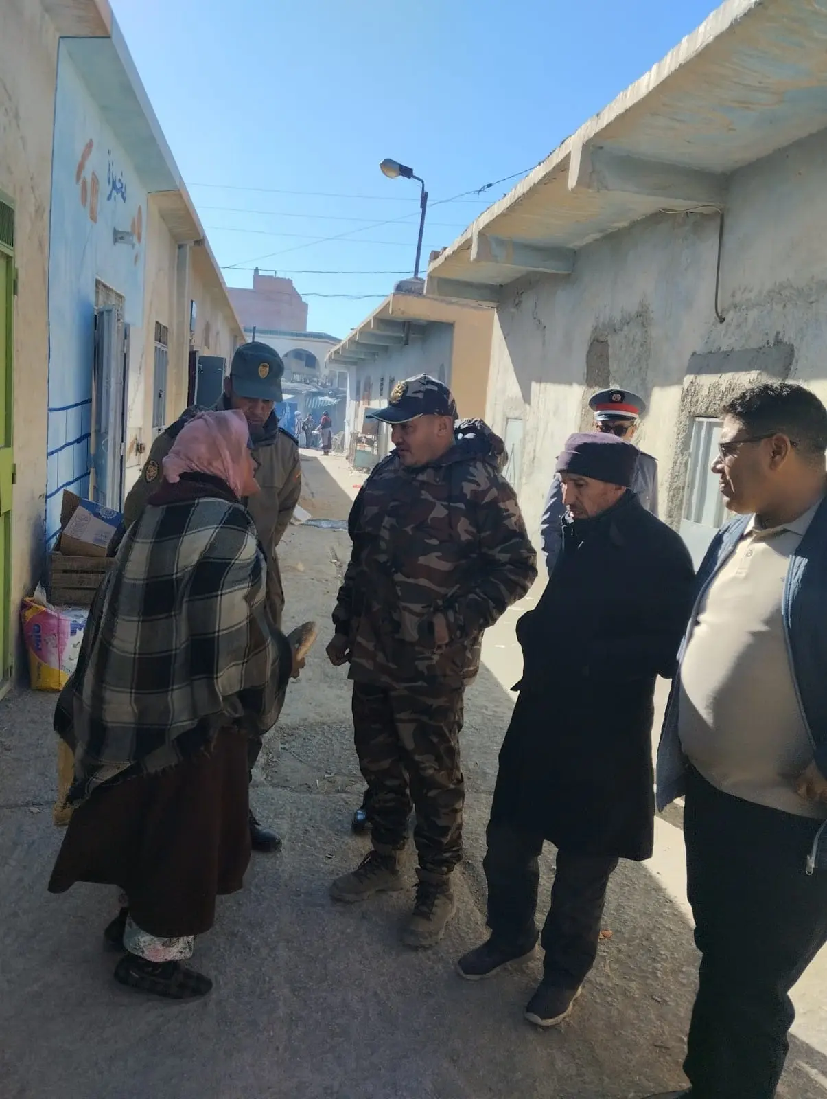 السلطات بميدلت تُطلق حملة لإيواء أشخاص بدون مأوى