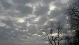 نشرة إنذارية.. زخات رعدية واحتمال تساقط البرَد