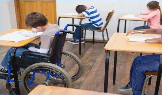 ورشة لتكوين مرافقي الطلاب بوضعية إعاقة بالامتحانات