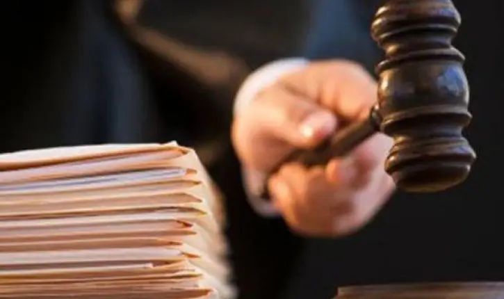 محاكمة مسؤولين بملفات فساد تُعيد أزمة فقدان الثقة بالسياسة للواجهة
