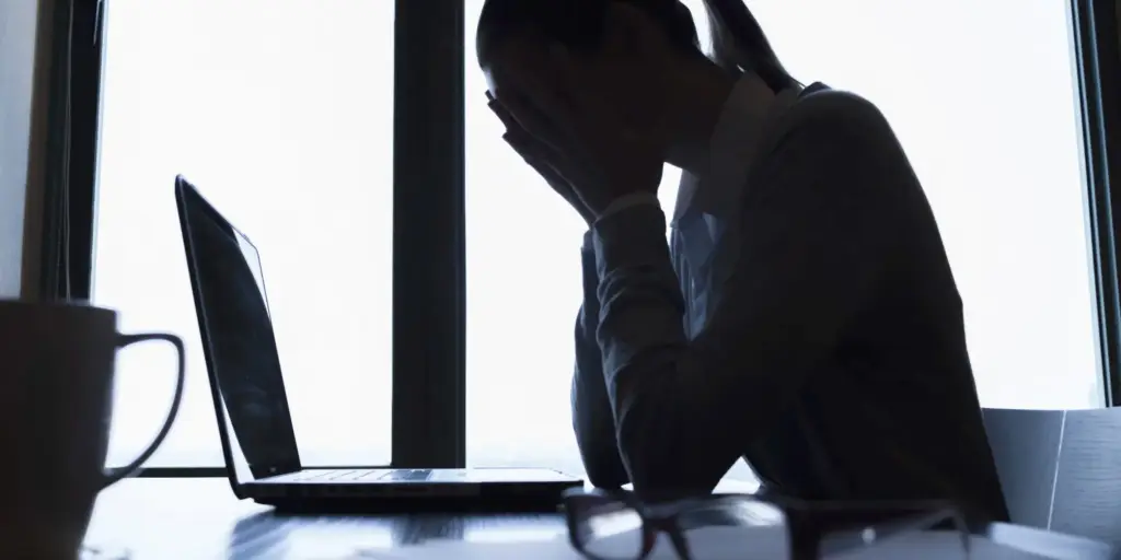 عقوبات مشددة.. مقترح قانون لتطويق العنف الرقمي ضد النساء