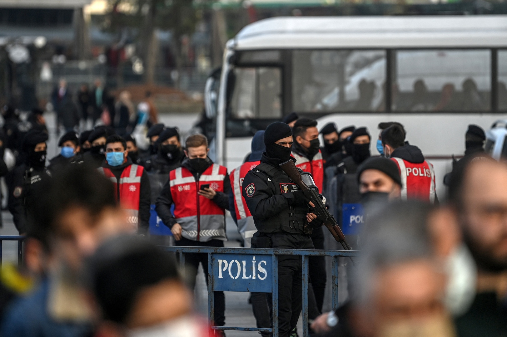 تركيا تعتقل 33 شخصا بتهمة التجسس لصالح إسرائيل