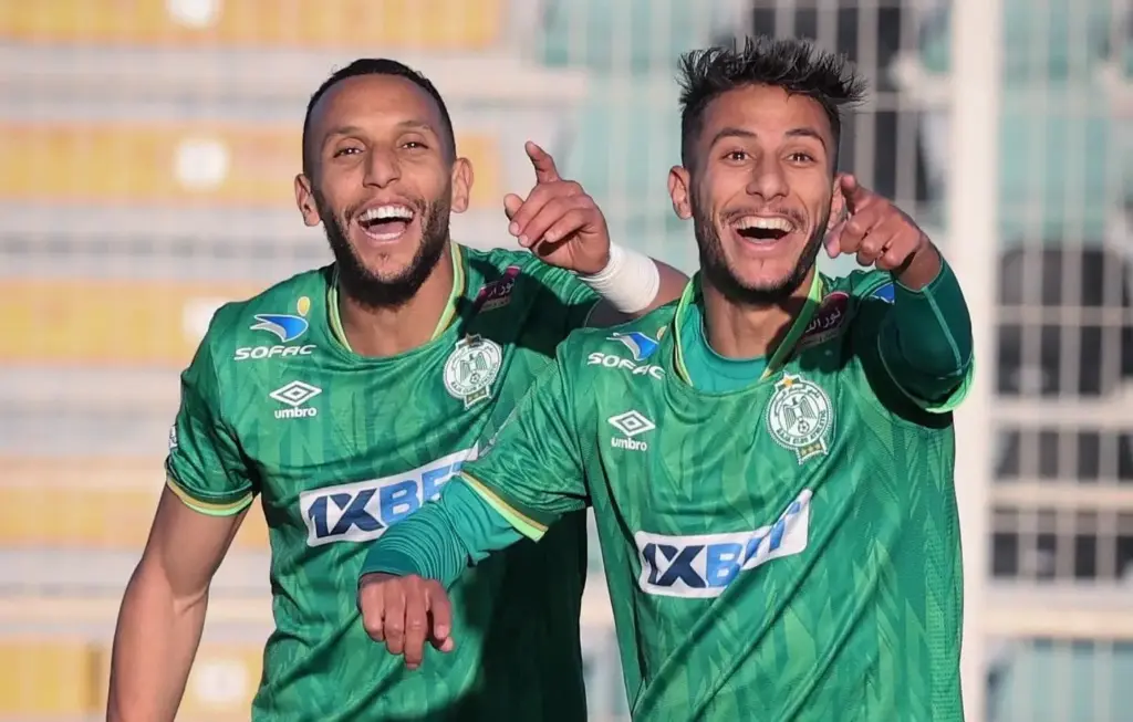 الرجاء يُجرّد “العساكر” من اللّقب ويُحرِز درع الدوري بإنجاز تاريخي