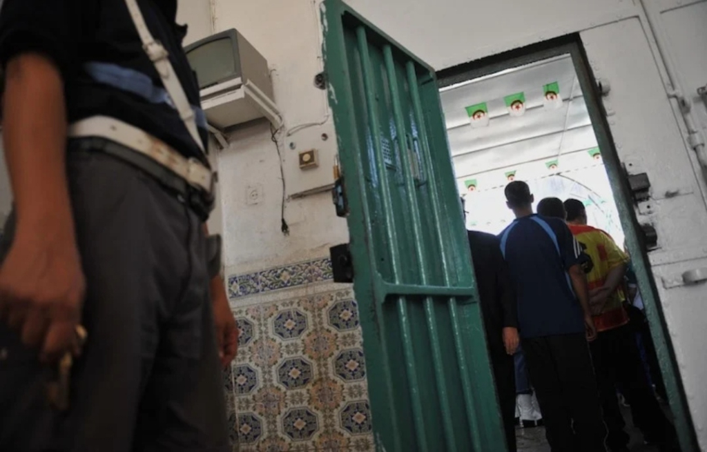 حسن عماري يكشف وضعية المحتجزين المغاربة في الجزائر ويلجأ لبوعياش