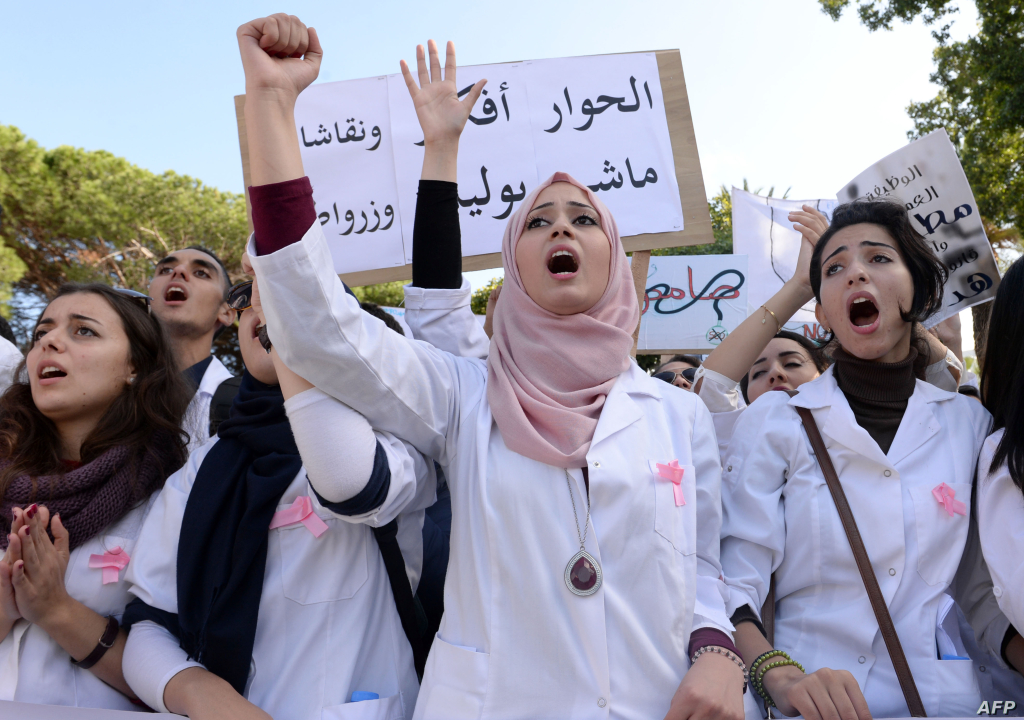 وزارتا الصحة والتعليم العالي تعلنان الاستجابة لـ95% من مطالب طلبة الطب