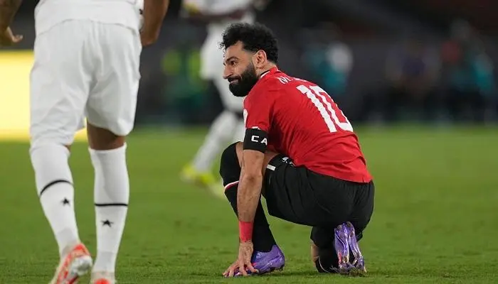 كلوب يطمئن على صلاح وينتظر الفحوصات