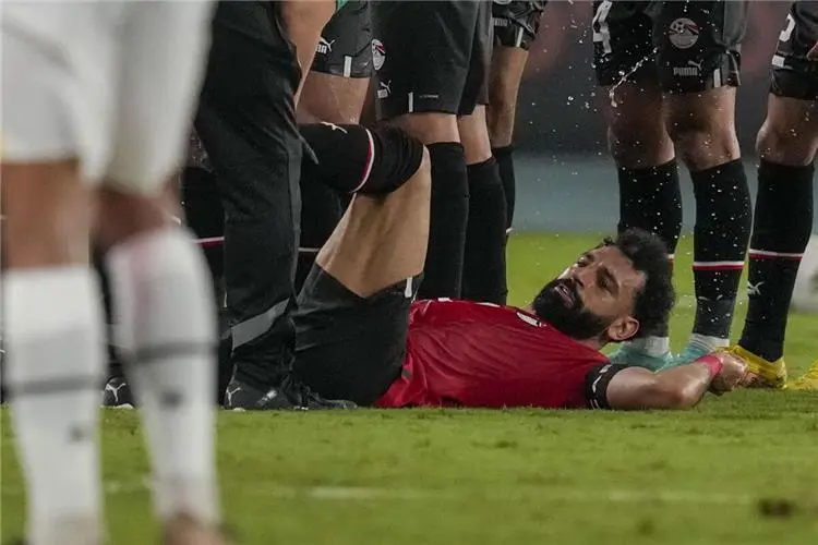 محمد صلاح يتوجه لإنجلترا للعلاج