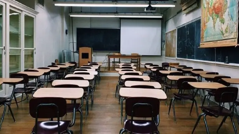 إضراب المعلمين يشل المدارس بفرنسا