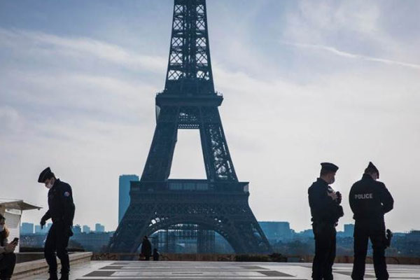 باريس.. إصابة ثلاثة أشخاص في هجوم بالسلاح الأبيض في محطة القطار